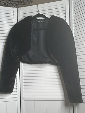 Black Faux-Fur Cropped Jacket